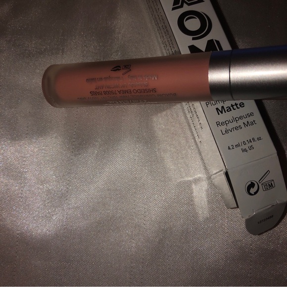 Buxom Full-On Plumping Lip Matte Shade Catching Rays 4.2ml NIB - Picture 7 of 10